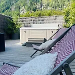 Le Petit Nicolas, Jacuzzi, Vue Mont Blanc Chalet