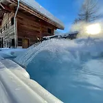 Chalet Le Petit Nicolas, Jacuzzi, Vue Mont Blanc *