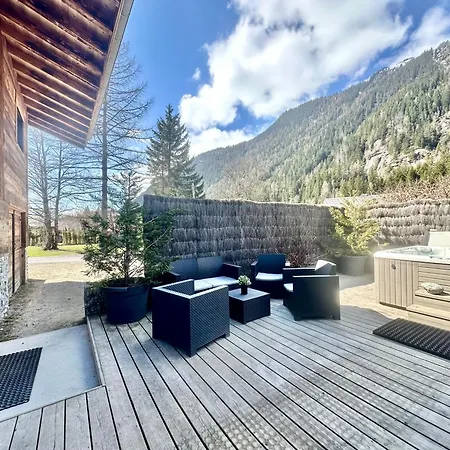 Le Petit Nicolas, Jacuzzi, Vue Mont Blanc Chalet